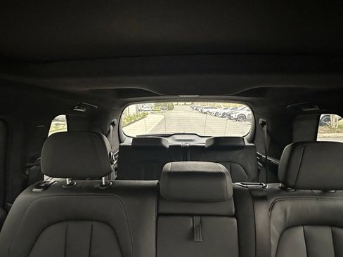 Used 2022 BMW X7 M50i image 9