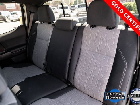 Used 2022 Toyota Tacoma TRD Sport w/ Technology Package image 28