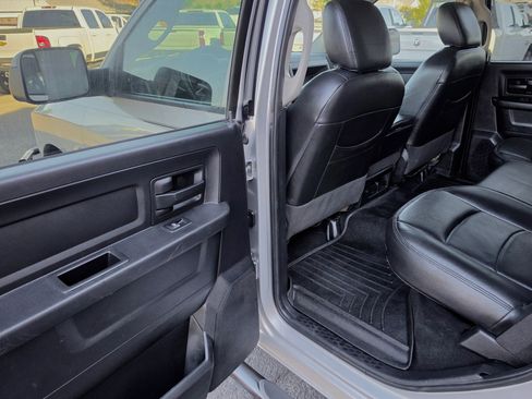 Used 2014 RAM 3500 Tradesman w/ Chrome Appearance Group AWD/4WD image 17