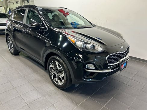 Used 2022 Kia Sportage EX image 2