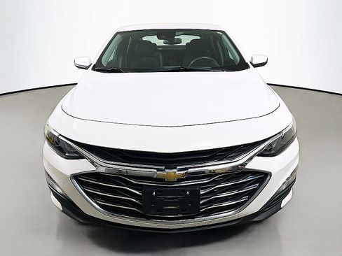 Used 2023 Chevrolet Malibu LT image 2
