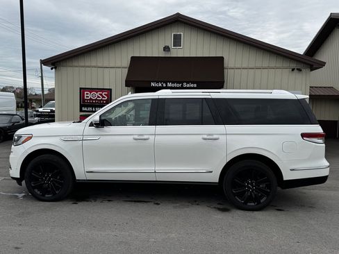 Used 2024 Lincoln Navigator L Reserve w/ Equipment Group 201A AWD/4WD image 2