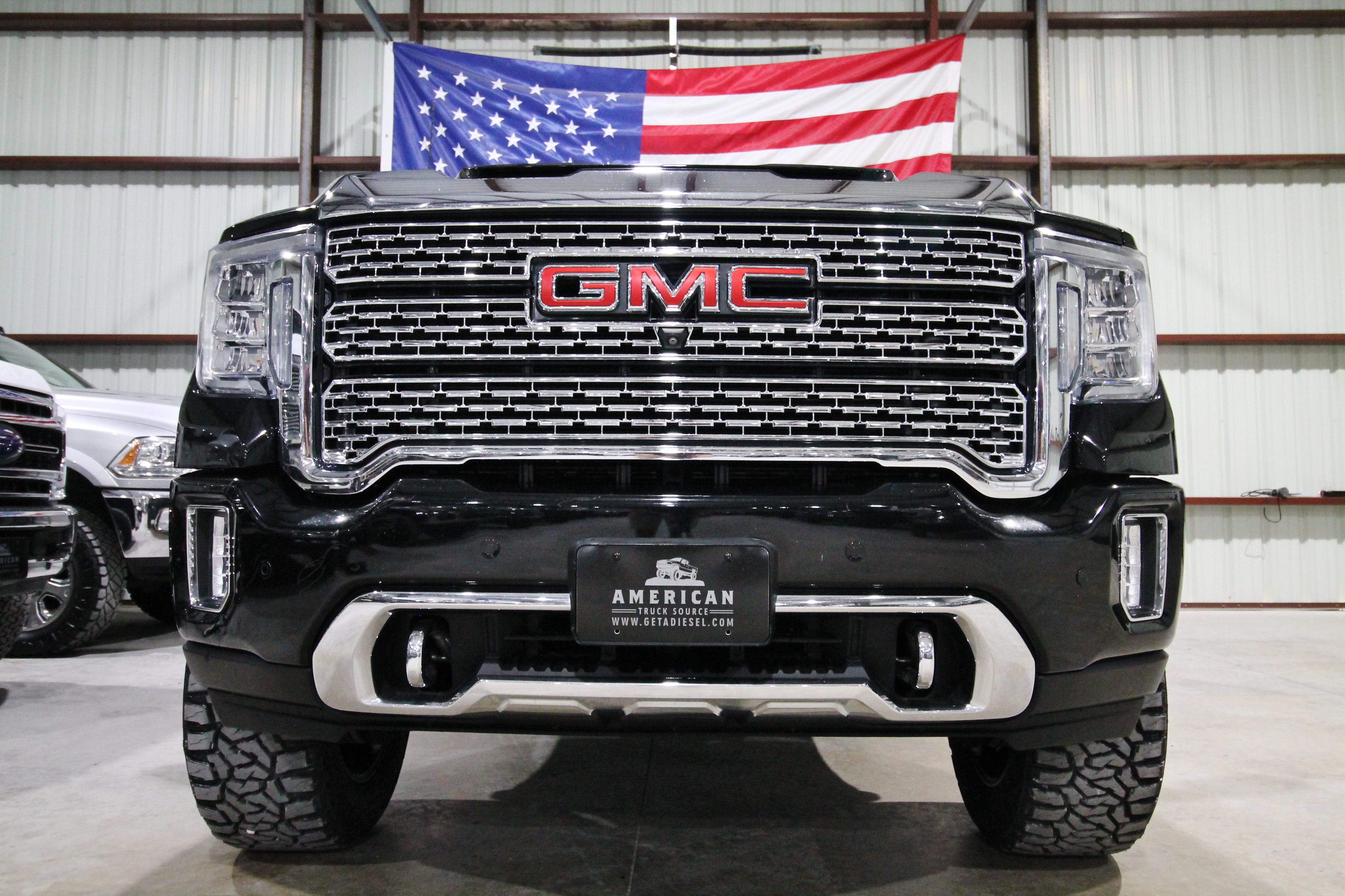 Used 2022 GMC Sierra 2500 Denali w/ Denali Ultimate Package AWD/4WD image 2
