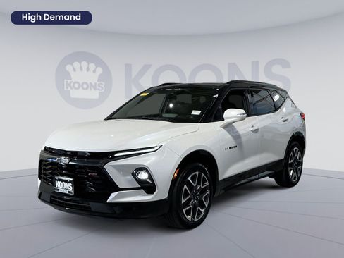 Used 2025 Chevrolet Blazer RS w/ Driver Confidence II Package AWD/4WD image 1