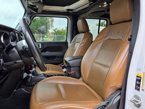 Used 2022 Jeep Wrangler Unlimited Sahara w/ LED Lighting Group AWD/4WD image 14