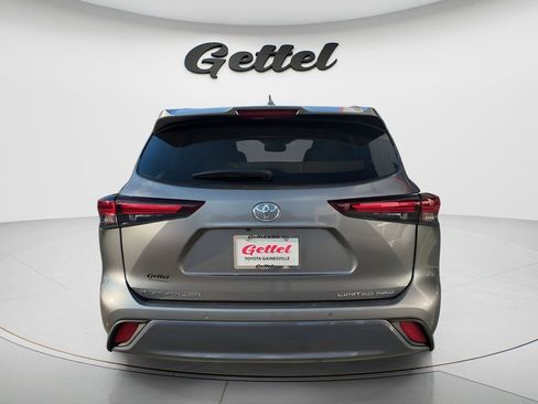 New 2026 Toyota Highlander Limited image 6