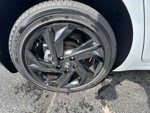 New 2026 Hyundai Elantra SEL Sport Premium FWD image 10