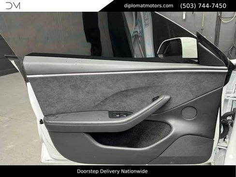 Used 2025 Tesla Model 3 Long Range image 25