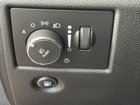 Used 2017 Jeep Grand Cherokee Trailhawk w/ Trailhawk Luxury Group image 24