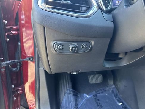 Used 2020 Chevrolet Equinox LT w/ Driver Convenience Package image 24