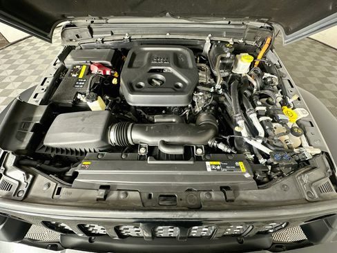 Used 2023 Jeep Wrangler Unlimited w/ Convenience Group AWD/4WD image 31