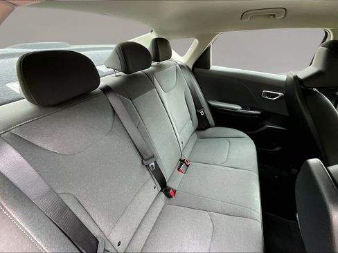 Certified 2025 Kia K4 FWD image 21