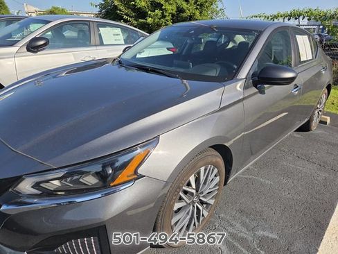 Used 2025 Nissan Altima 2.5 SV FWD image 5