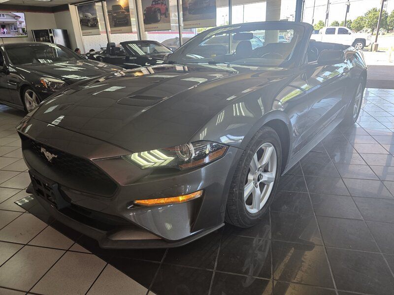 Used 2019 Ford Mustang Convertible RWD image 1