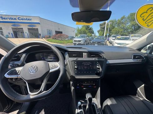 Used 2023 Volkswagen Tiguan SE AWD/4WD image 10