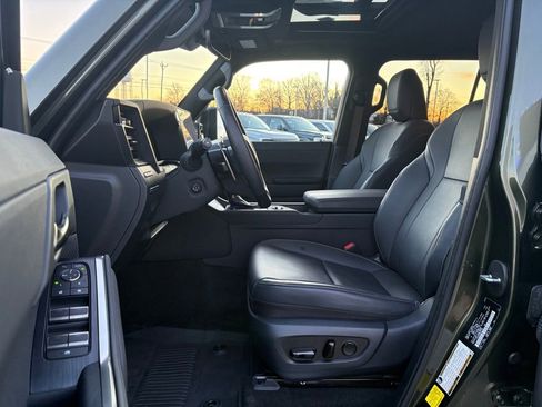 Used 2024 Lexus GX 550 w/ Accessory Package (2T) image 11