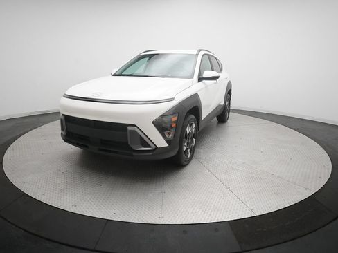 Used 2024 Hyundai Kona SEL AWD/4WD image 12