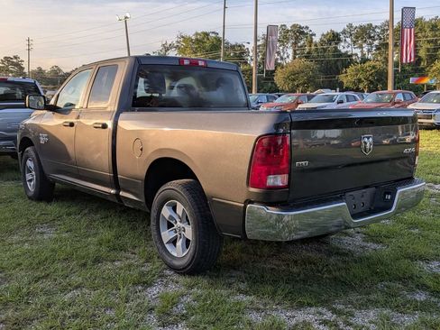 Used 2024 RAM 1500 Classic SLT AWD/4WD image 3