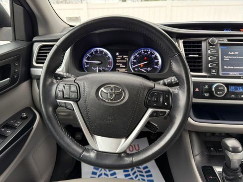 Used 2018 Toyota Highlander Limited image 30
