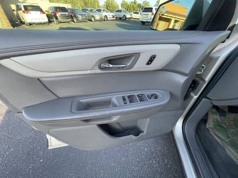 Used 2014 Chevrolet Traverse LT w/ All-Star Edition FWD image 12