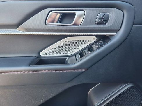 Used 2025 Ford Explorer ST image 24