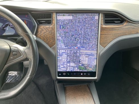 Used 2018 Tesla Model S 75D image 11