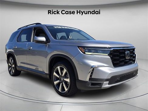 Used 2023 Honda Pilot Touring image 9