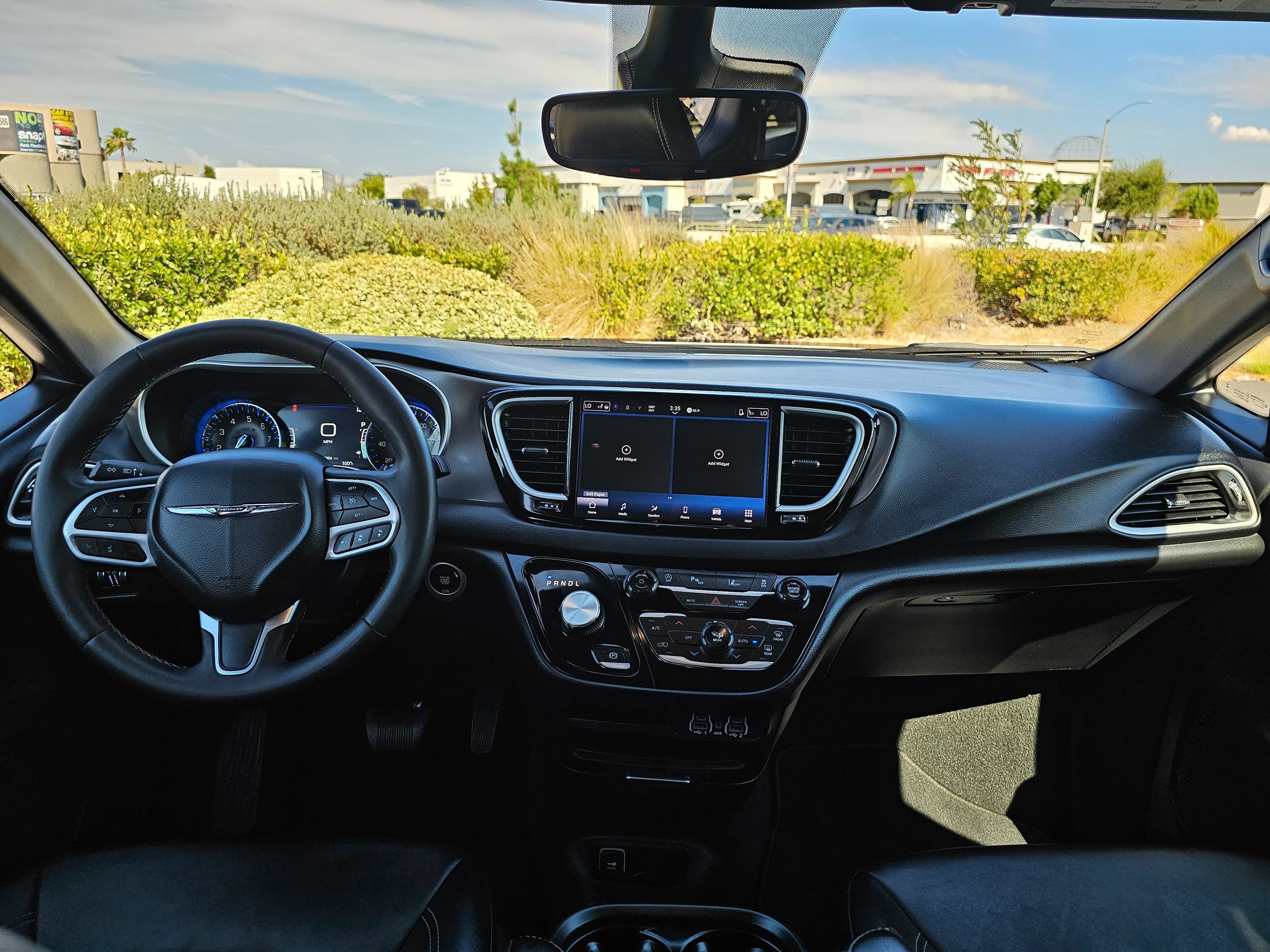 Used 2025 Chrysler Pacifica Select FWD image 23