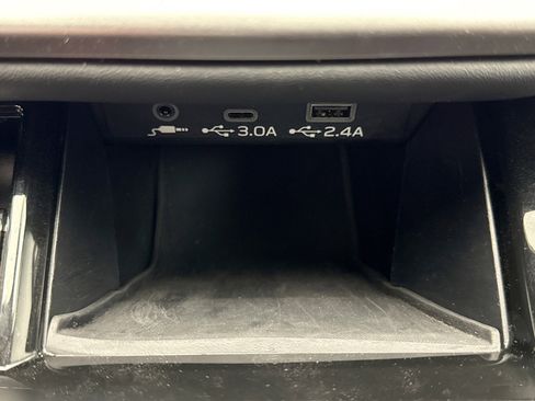 Used 2023 Subaru Outback Premium image 16