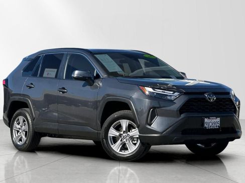 Used 2025 Toyota RAV4 XLE image 1