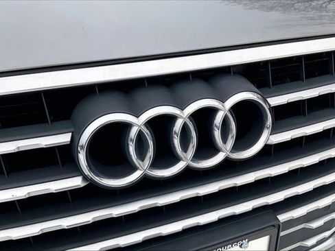 Used 2017 Audi Q7 3.0T Premium w/ Cold Weather Package image 5