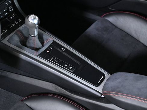 Certified 2018 Porsche 911 GT3 RWD image 16
