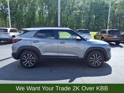 Used 2024 Chevrolet TrailBlazer ACTIV w/ Convenience Package AWD/4WD image 5