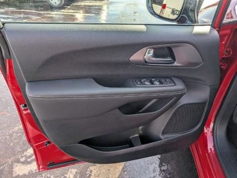 New 2026 Chrysler Voyager LX FWD image 8