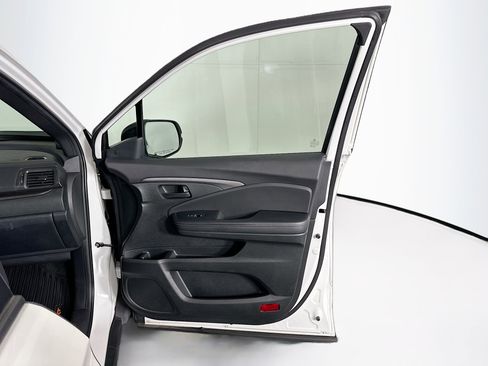 Used 2023 Honda Passport TrailSport image 32