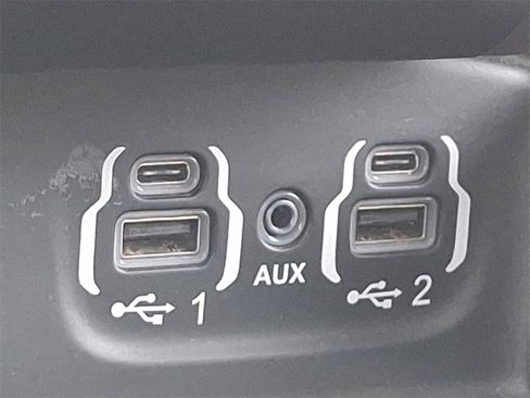 Used 2020 RAM 1500 Laramie image 25