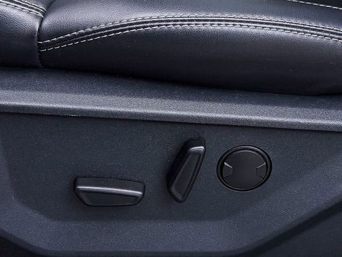 Used 2025 Ford Expedition Max Platinum image 22