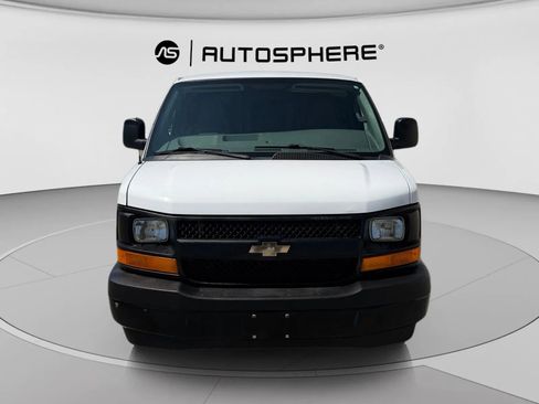 Used 2017 Chevrolet Express 2500 RWD image 2