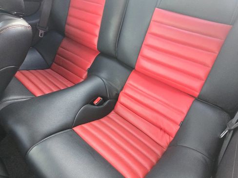 Used 2012 Ford Mustang GT image 17