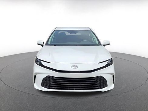 Used 2025 Toyota Camry LE FWD image 4