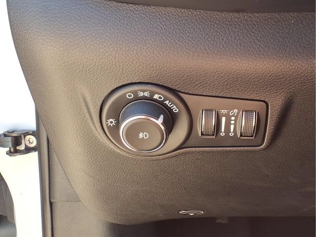 Used 2023 Jeep Compass Trailhawk AWD/4WD image 15