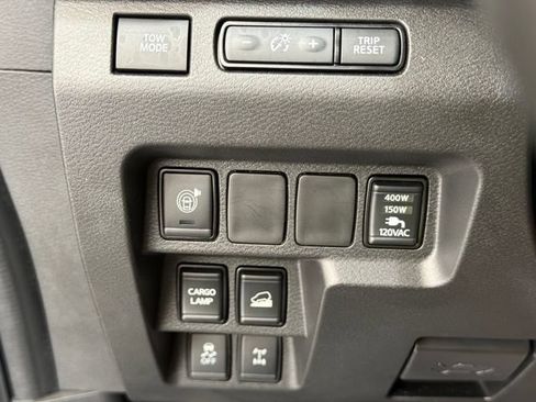 Used 2024 Nissan Frontier PRO-4X AWD/4WD image 32