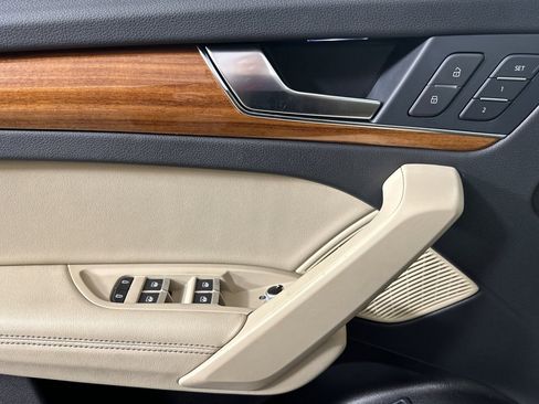 Used 2023 Audi Q5 e Premium Plus w/ Premium Plus Package image 10