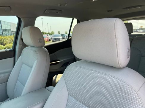 Used 2021 GMC Acadia SLE FWD image 23