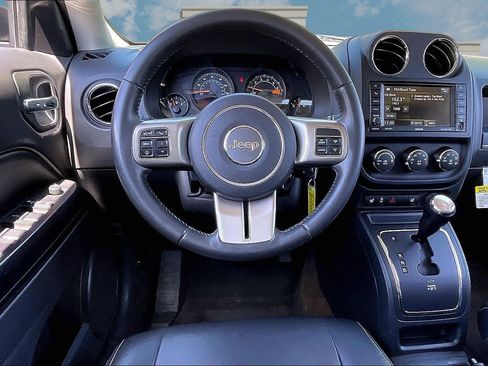 Used 2016 Jeep Patriot High Altitude AWD/4WD image 5