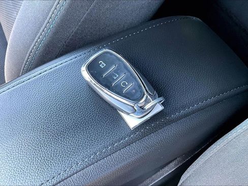 Used 2018 Chevrolet Cruze LT w/ Convenience Package FWD image 31