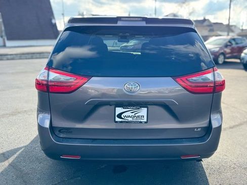 Used 2020 Toyota Sienna LE image 7