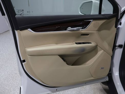 Used 2019 Cadillac XT5 Luxury image 24