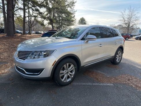 Used 2016 Lincoln MKX Premiere image 2