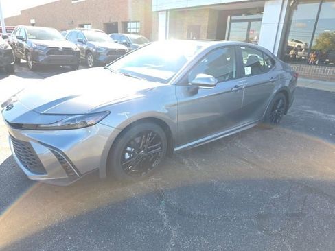New 2026 Toyota Camry SE FWD image 3